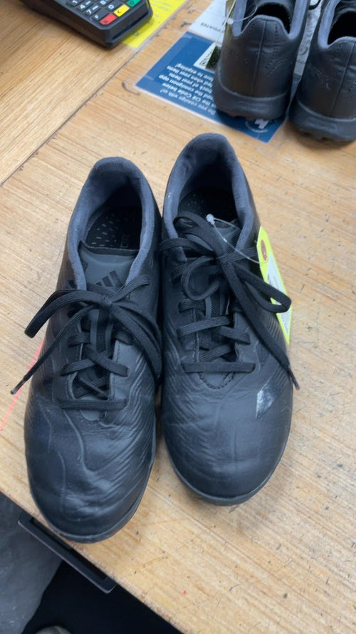 Adidas Predator Turf Soccer Cleats - Size 5.5 - Black