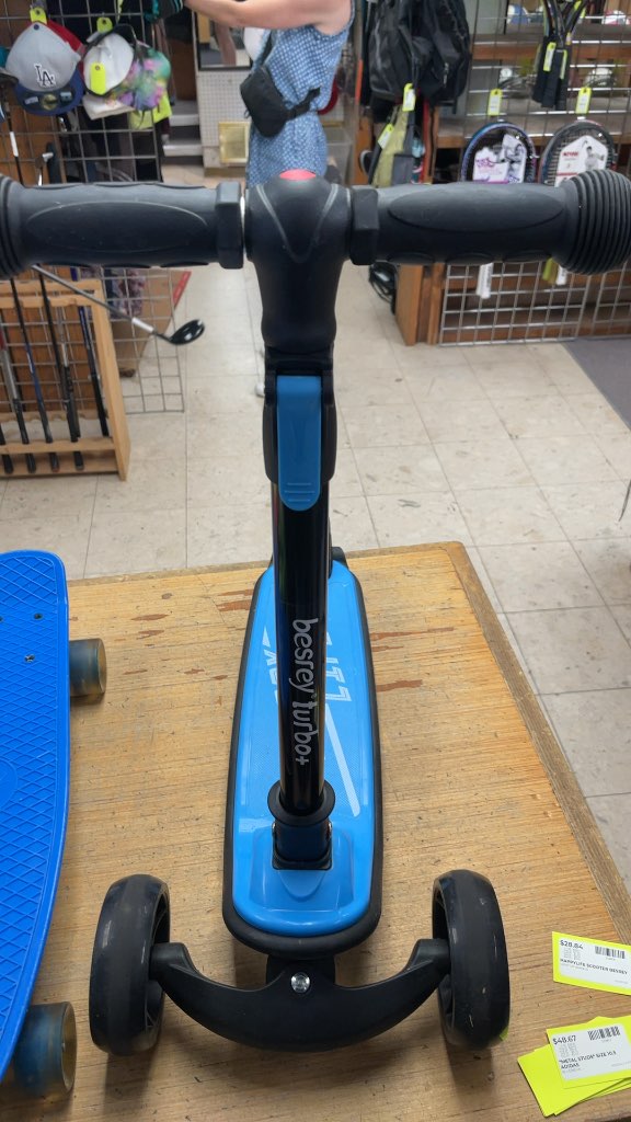 Besrey Turbo+ 3-Wheel Kick Scooter with Light Up Wheels